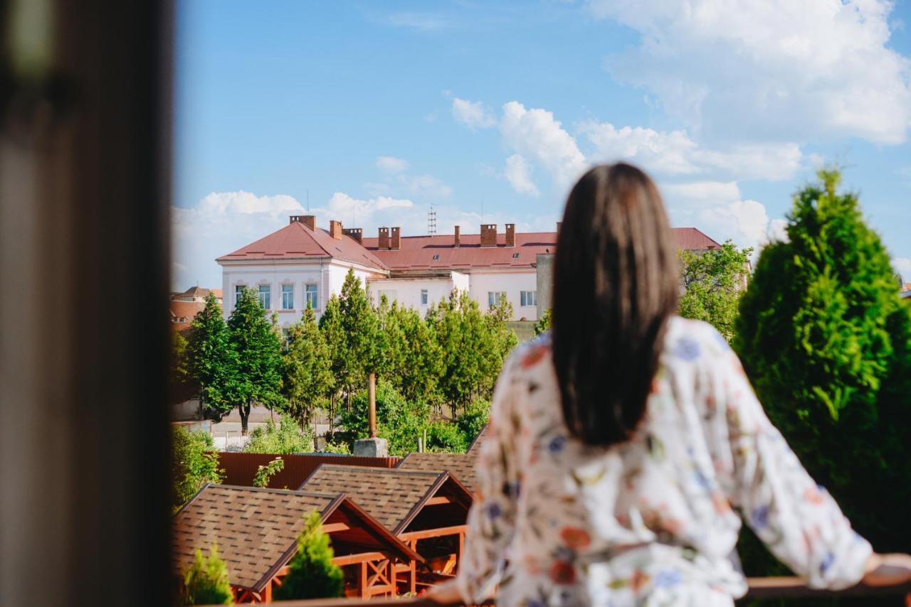 U Anity Hotel Uzhhorod Exterior photo