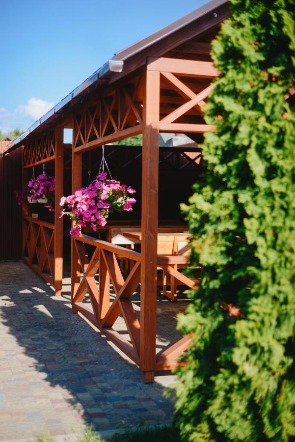 U Anity Hotel Uzhhorod Exterior photo