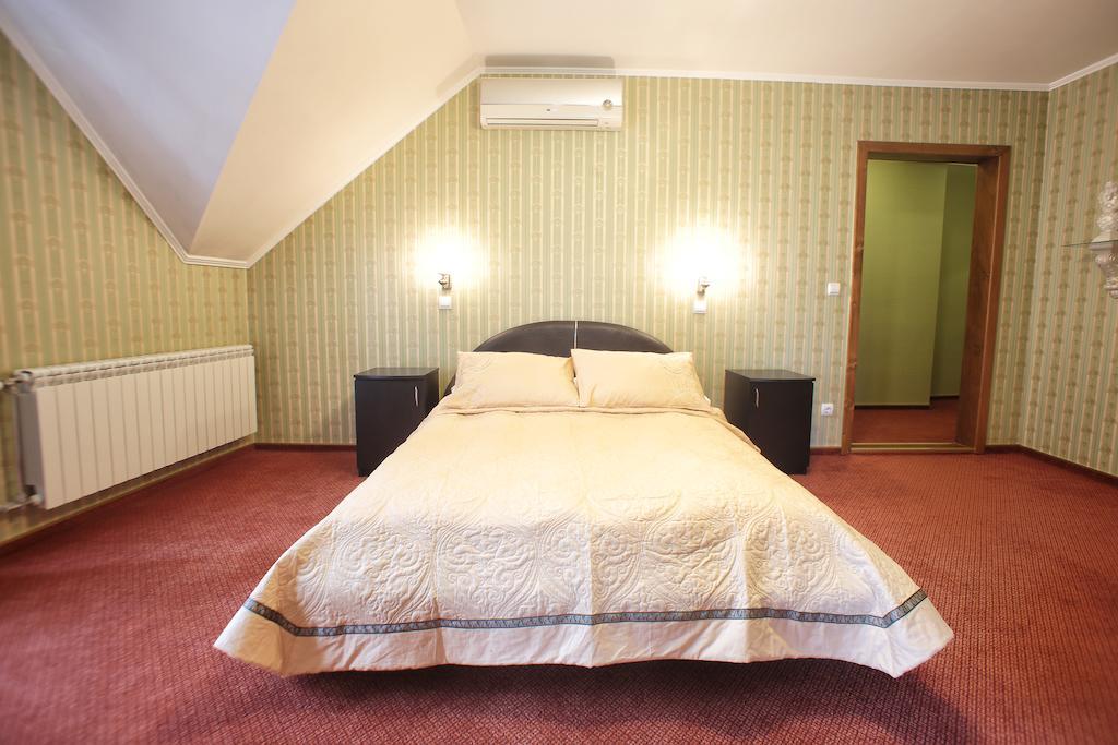 U Anity Hotel Uzhhorod Exterior photo