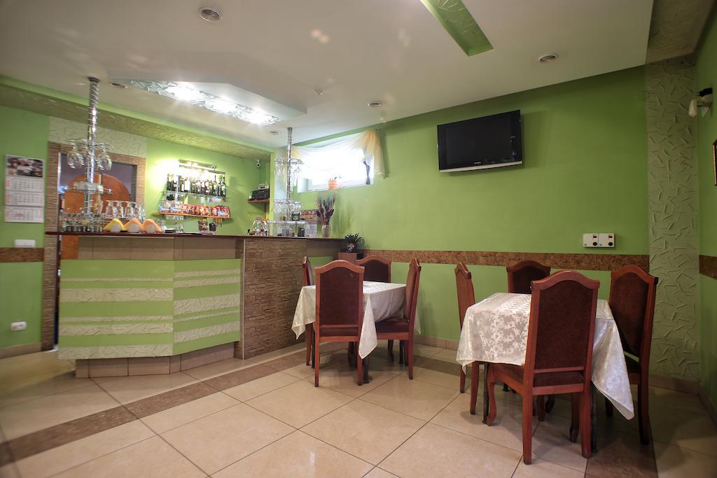 U Anity Hotel Uzhhorod Exterior photo